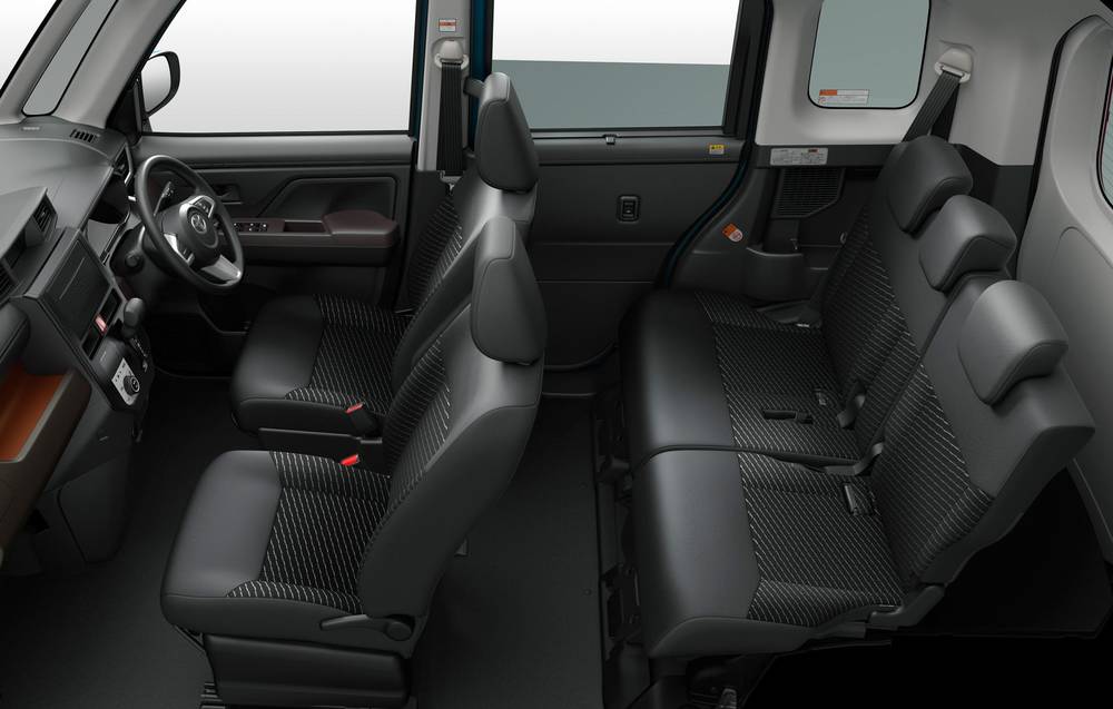 New Toyota Tank photo: interior view